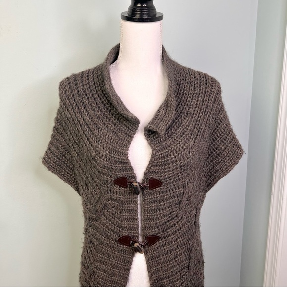 Anthropologie Lineamaglia Short Sleeve Cardigan with Toggle Buttons - Picture 3 of 13